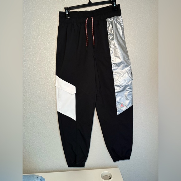 Air Jordan Winter Utility Womens Pants Size S Joggers Black Silver NWT - Picture 6 of 15